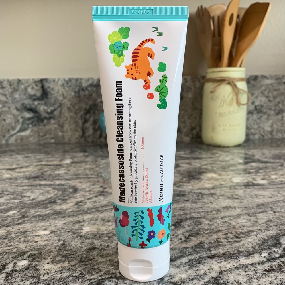 A’pieu Madecassoside Cleansing Foam